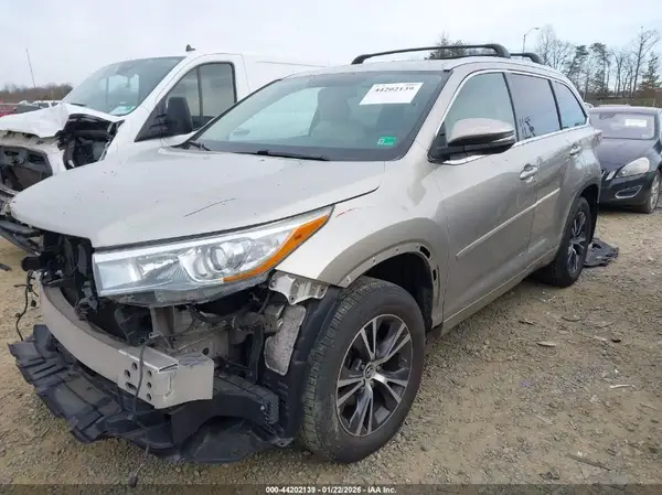 5TDJKRFH0GS238793 2016 TOYOTA HIGHLANDER - Image 2