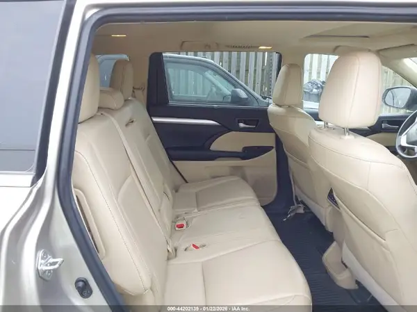5TDJKRFH0GS238793 2016 TOYOTA HIGHLANDER - Image 8