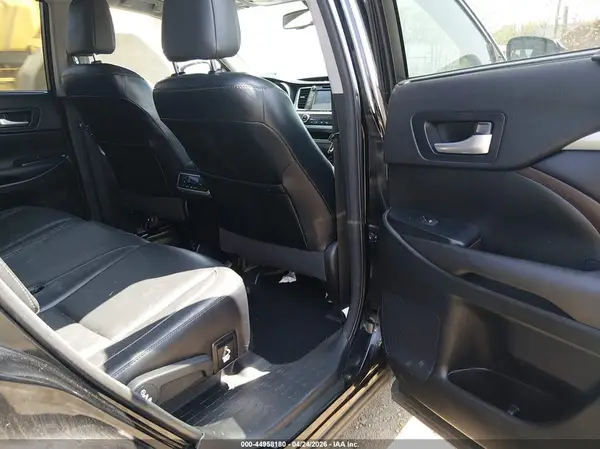 5TDJKRFH0GS242097 2016 TOYOTA HIGHLANDER - Image 8