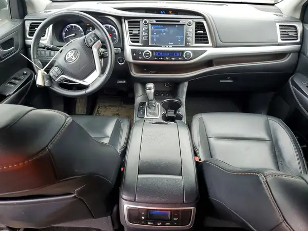 5TDJKRFH0GS243749 2016 TOYOTA HIGHLANDER - Image 8
