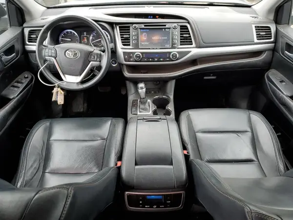 5TDJKRFH0GS245419 2016 TOYOTA HIGHLANDER - Image 8