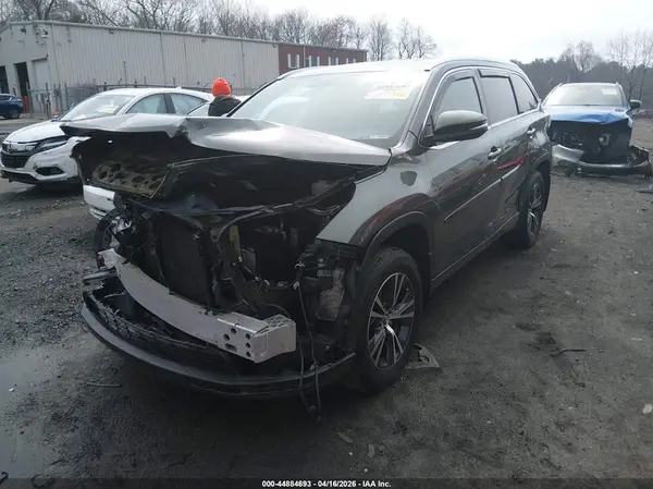 5TDJKRFH0GS257067 2016 TOYOTA HIGHLANDER - Image 2