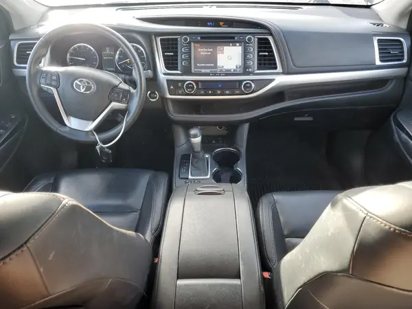 5TDJKRFH0GS257280 2016 TOYOTA HIGHLANDER - Image 8