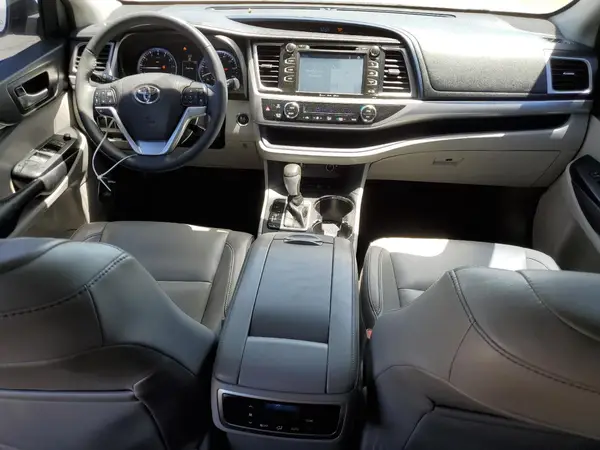 5TDJKRFH0GS258574 2016 TOYOTA HIGHLANDER - Image 8