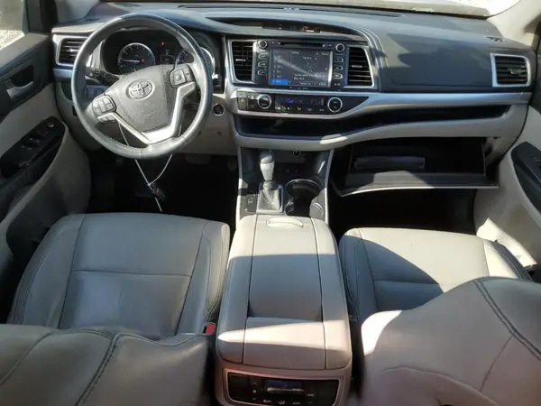 5TDJKRFH0GS261099 2016 TOYOTA HIGHLANDER - Image 8
