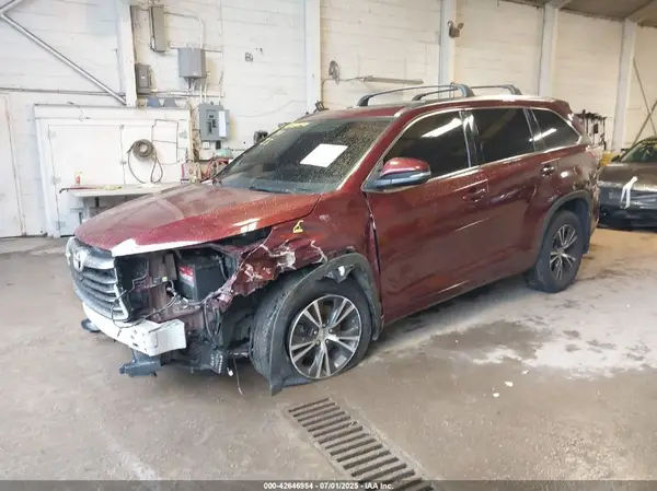5TDJKRFH0GS265105 2016 TOYOTA HIGHLANDER - Image 2