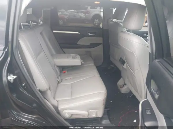 5TDJKRFH0GS265895 2016 TOYOTA HIGHLANDER - Image 8