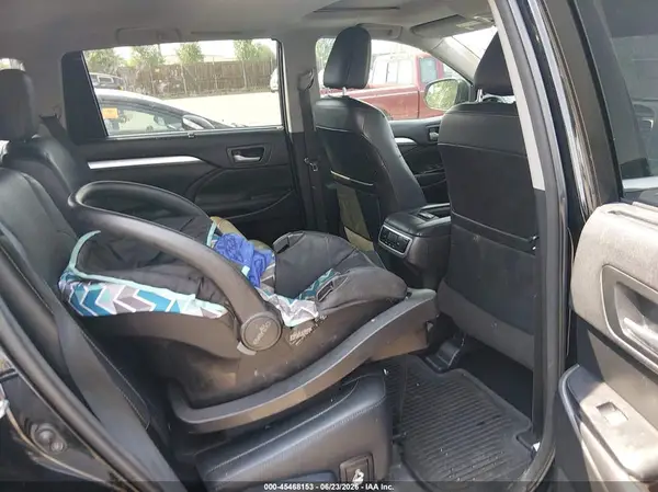 5TDJKRFH0GS279781 2016 TOYOTA HIGHLANDER - Image 8