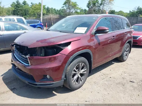 5TDJKRFH0GS284155 2016 TOYOTA HIGHLANDER - Image 2