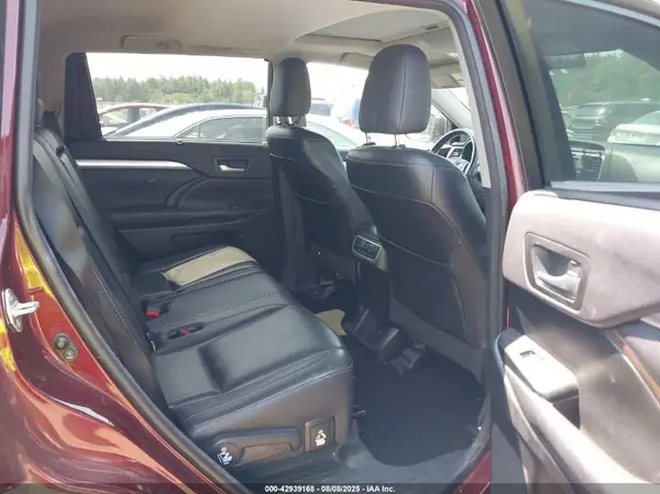 5TDJKRFH0GS284155 2016 TOYOTA HIGHLANDER - Image 8