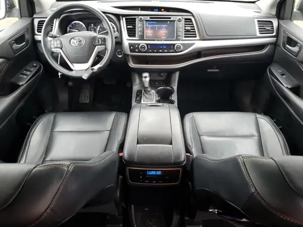 5TDJKRFH0GS284950 2016 TOYOTA HIGHLANDER - Image 8