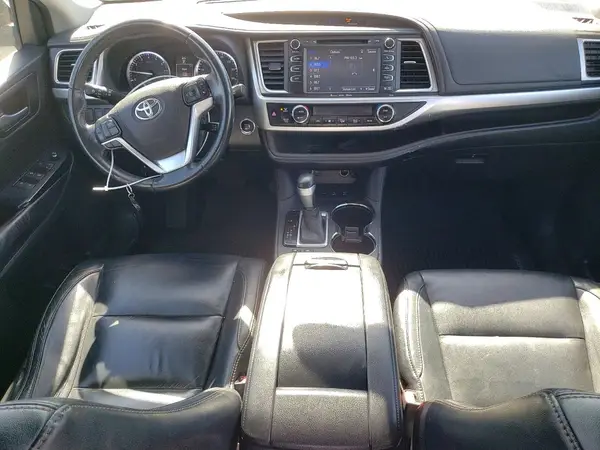 5TDJKRFH0GS286620 2016 TOYOTA HIGHLANDER - Image 8