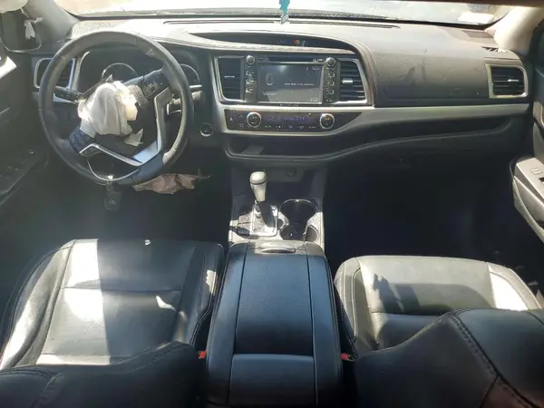 5TDJKRFH0GS287685 2016 TOYOTA HIGHLANDER - Image 8