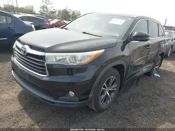 5TDJKRFH0GS288495 2016 TOYOTA HIGHLANDER - Image 2