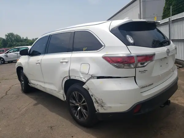 5TDJKRFH0GS289193 2016 TOYOTA HIGHLANDER - Image 2