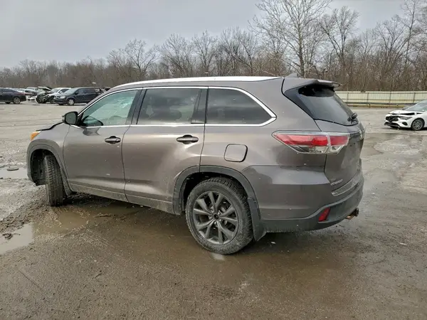 5TDJKRFH0GS291462 2016 TOYOTA HIGHLANDER - Image 2