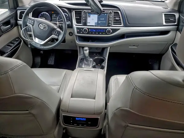 5TDJKRFH0GS291462 2016 TOYOTA HIGHLANDER - Image 8