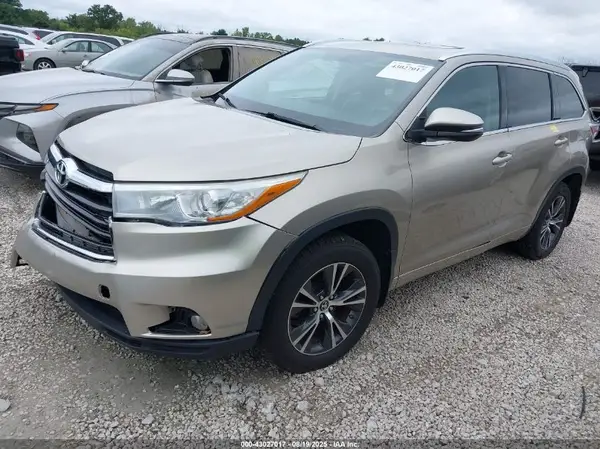 5TDJKRFH0GS292546 2016 TOYOTA HIGHLANDER - Image 2