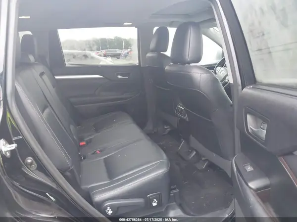 5TDJKRFH0GS292692 2016 TOYOTA HIGHLANDER - Image 8