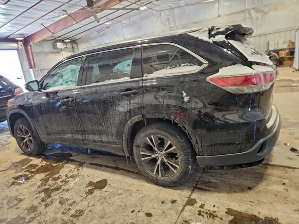 5TDJKRFH0GS299674 2016 TOYOTA HIGHLANDER - Image 2