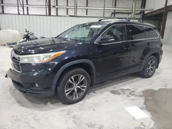 5TDJKRFH0GS300158 2016 TOYOTA HIGHLANDER - Image 1