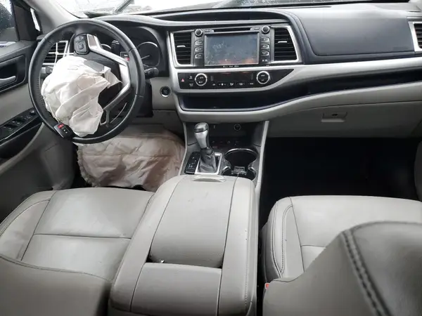 5TDJKRFH0GS300760 2016 TOYOTA HIGHLANDER - Image 8