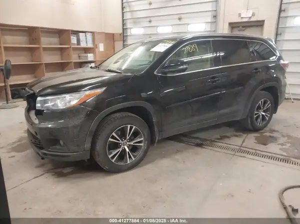 5TDJKRFH0GS301293 2016 TOYOTA HIGHLANDER - Image 2