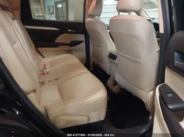 5TDJKRFH0GS301293 2016 TOYOTA HIGHLANDER - Image 8