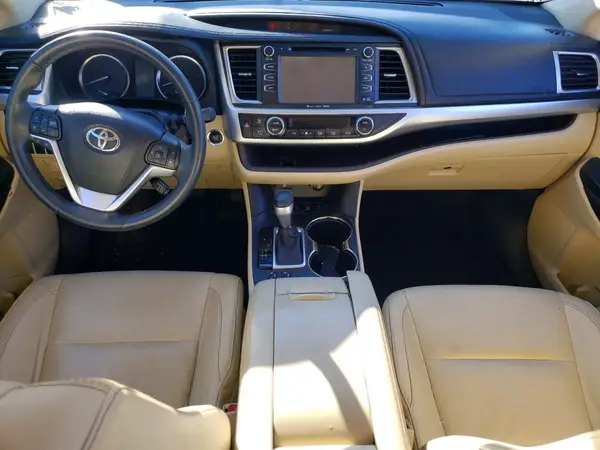 5TDJKRFH0GS302752 2016 TOYOTA HIGHLANDER - Image 8