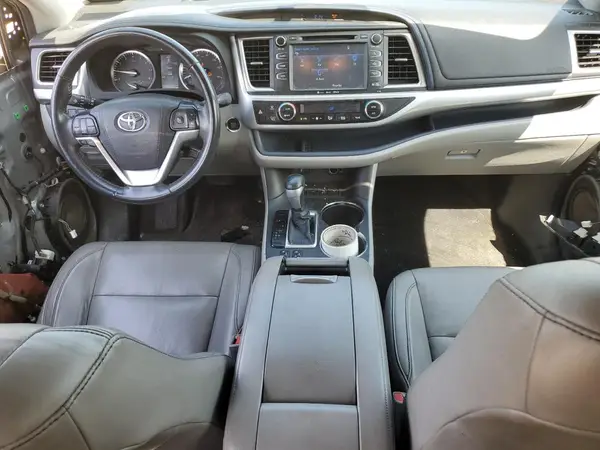 5TDJKRFH0GS304288 2016 TOYOTA HIGHLANDER - Image 8