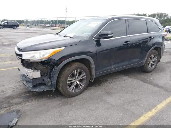5TDJKRFH0GS310981 2016 TOYOTA HIGHLANDER - Image 2