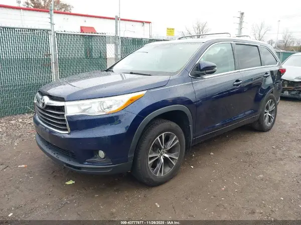 5TDJKRFH0GS311189 2016 TOYOTA HIGHLANDER - Image 2