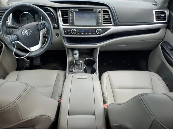 5TDJKRFH0GS311810 2016 TOYOTA HIGHLANDER - Image 8