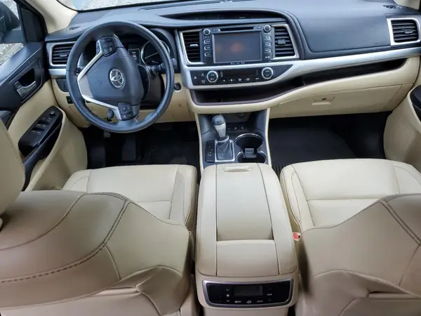 5TDJKRFH0GS313704 2016 TOYOTA HIGHLANDER - Image 8