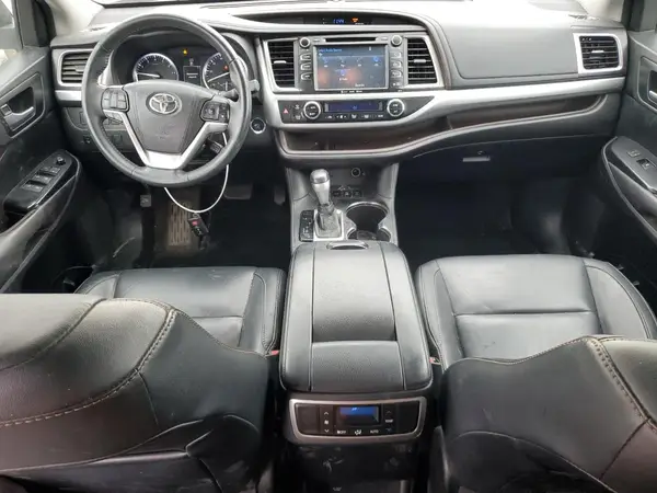 5TDJKRFH0GS316781 2016 TOYOTA HIGHLANDER - Image 8