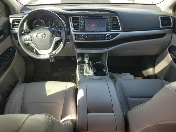 5TDJKRFH0GS317509 2016 TOYOTA HIGHLANDER - Image 8