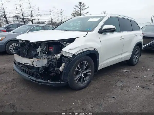 5TDJKRFH0GS318370 2016 TOYOTA HIGHLANDER - Image 2