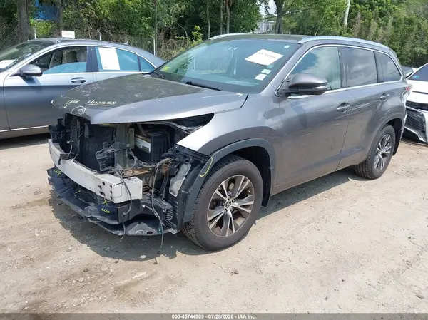 5TDJKRFH0GS319485 2016 TOYOTA HIGHLANDER - Image 2