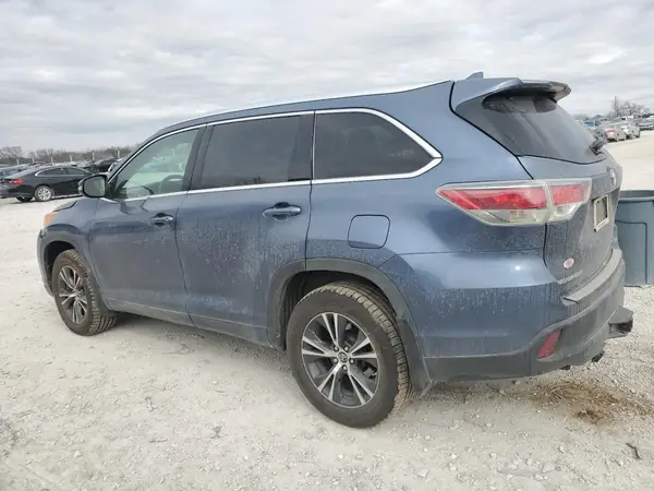 5TDJKRFH0GS321673 2016 TOYOTA HIGHLANDER - Image 2