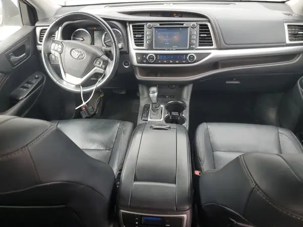5TDJKRFH0GS321673 2016 TOYOTA HIGHLANDER - Image 8