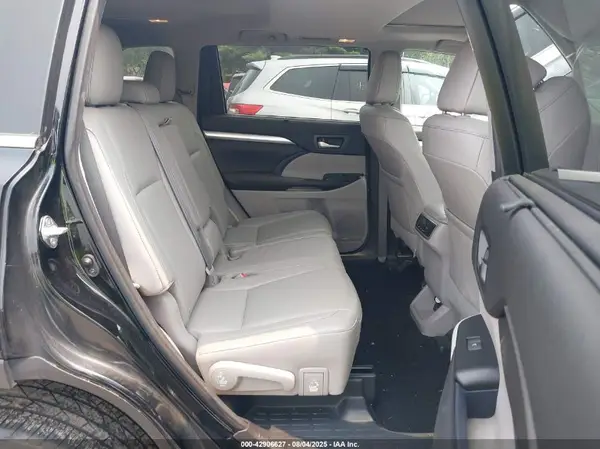 5TDJKRFH0GS324198 2016 TOYOTA HIGHLANDER - Image 8