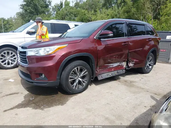 5TDJKRFH0GS324766 2016 TOYOTA HIGHLANDER - Image 2