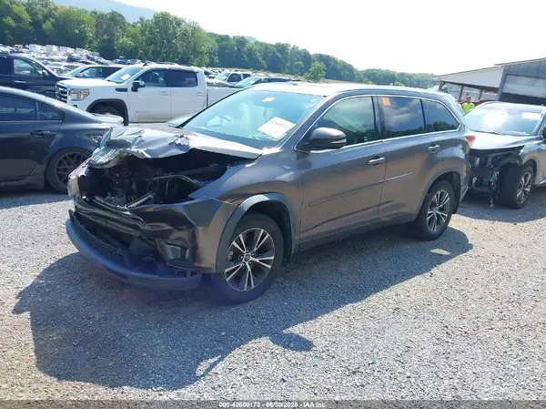 5TDJKRFH0GS325593 2016 TOYOTA HIGHLANDER - Image 2