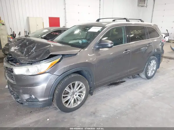 5TDJKRFH0GS326193 2016 TOYOTA HIGHLANDER - Image 2