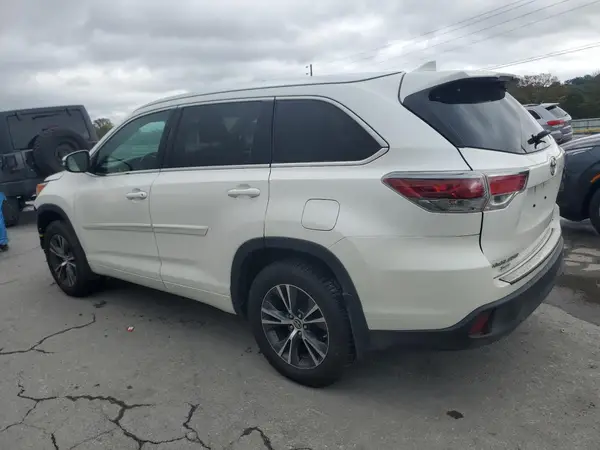 5TDJKRFH0GS327215 2016 TOYOTA HIGHLANDER - Image 2