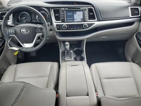 5TDJKRFH0GS327215 2016 TOYOTA HIGHLANDER - Image 8