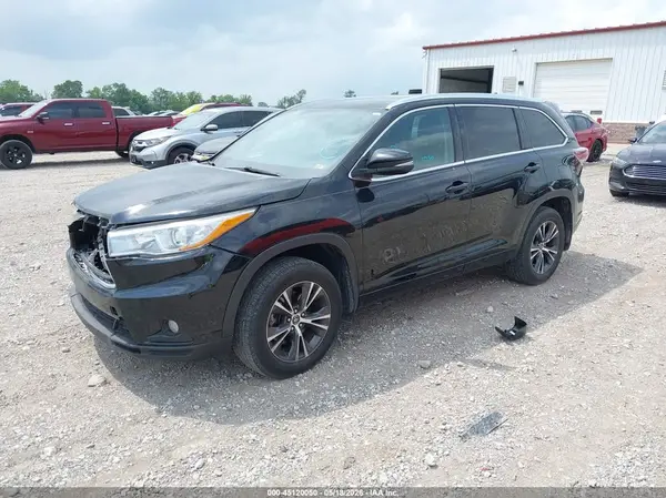 5TDJKRFH0GS327327 2016 TOYOTA HIGHLANDER - Image 2