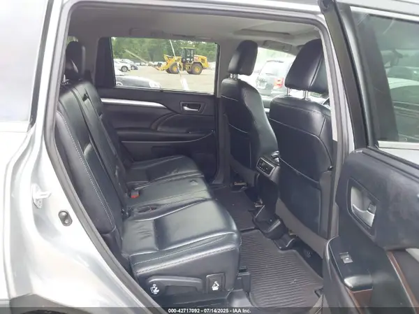 5TDJKRFH0GS328798 2016 TOYOTA HIGHLANDER - Image 8