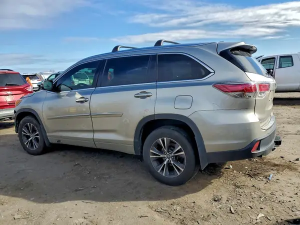 5TDJKRFH0GS330793 2016 TOYOTA HIGHLANDER - Image 2