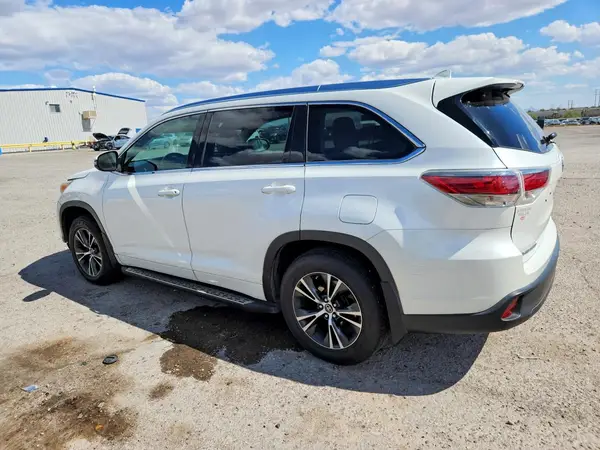 5TDJKRFH0GS331989 2016 TOYOTA HIGHLANDER - Image 2